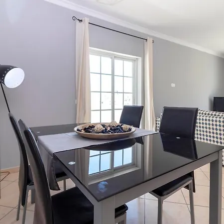 2 Bedroom Located Near The Beach Carvoeiro (Lagoa)