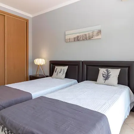 Apartament 2 Bedroom Located Near The Beach
