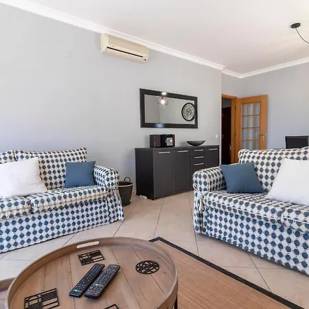 2 Bedroom Located Near The Beach Carvoeiro (Lagoa)
